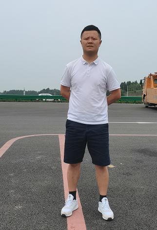 DƬ